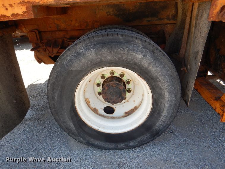 image for item DM1376 2005 International WorkStar 7400  dump truck