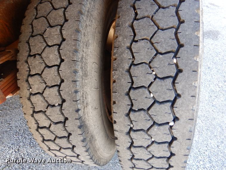 image for item DM1376 2005 International WorkStar 7400  dump truck