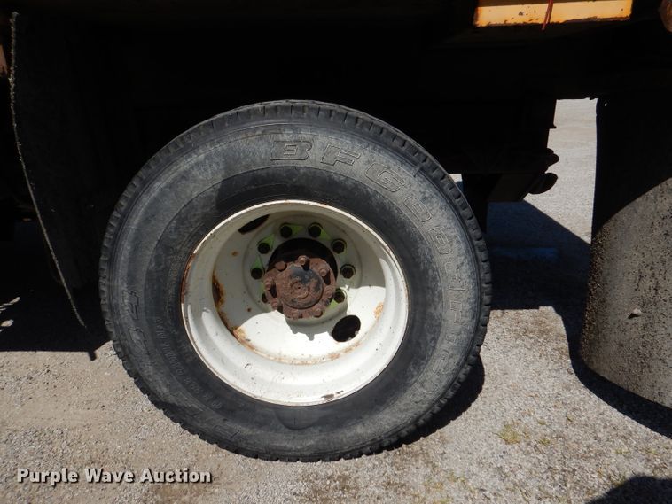 image for item DM1376 2005 International WorkStar 7400  dump truck