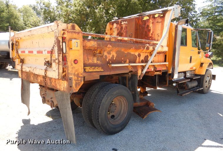 image for item DM1377 2005 International WorkStar 7400  Crew Cab dump truck