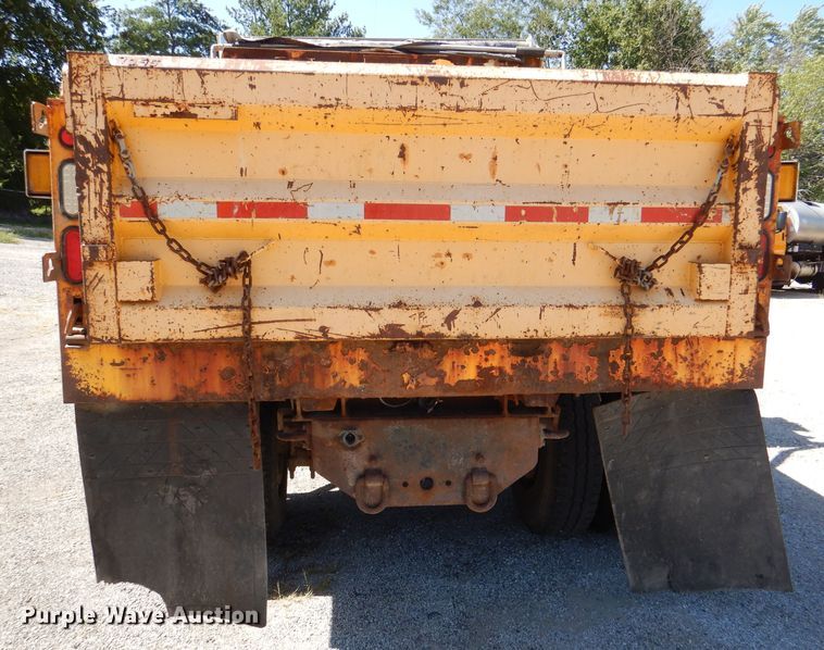 image for item DM1377 2005 International WorkStar 7400  Crew Cab dump truck
