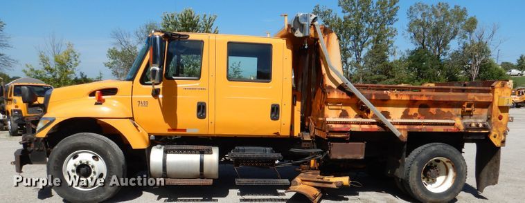 image for item DM1377 2005 International WorkStar 7400  Crew Cab dump truck