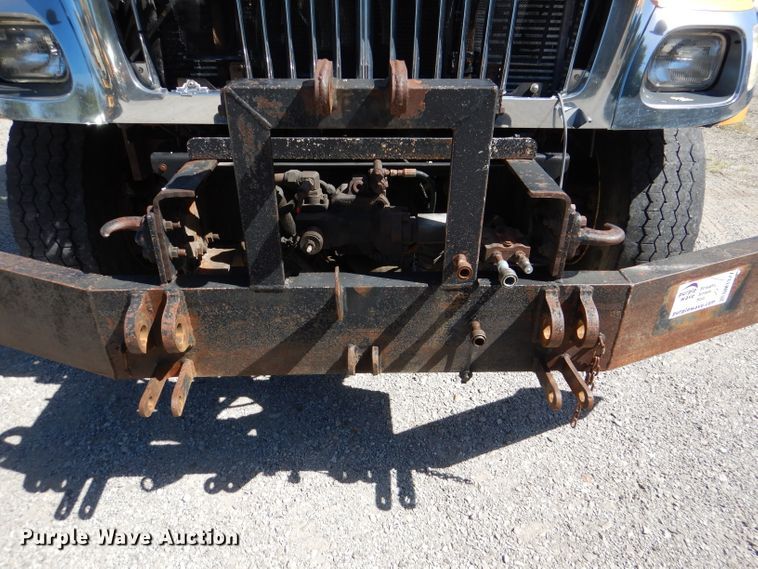 image for item DM1377 2005 International WorkStar 7400  Crew Cab dump truck