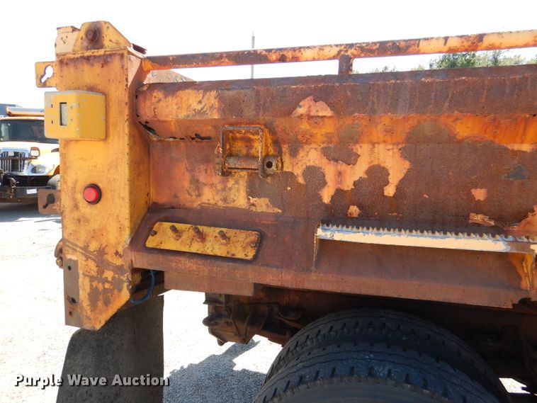 image for item DM1377 2005 International WorkStar 7400  Crew Cab dump truck