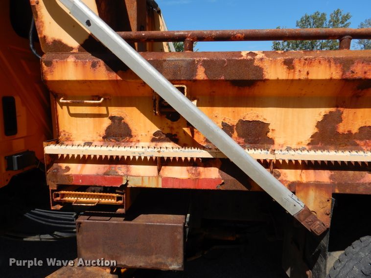 image for item DM1377 2005 International WorkStar 7400  Crew Cab dump truck