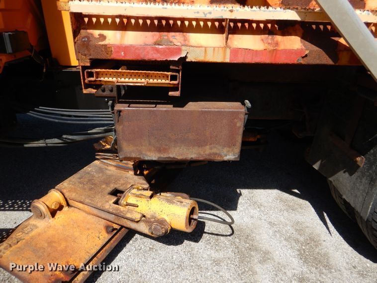 image for item DM1377 2005 International WorkStar 7400  Crew Cab dump truck