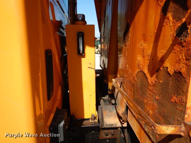 image for item DM1377 2005 International WorkStar 7400  Crew Cab dump truck