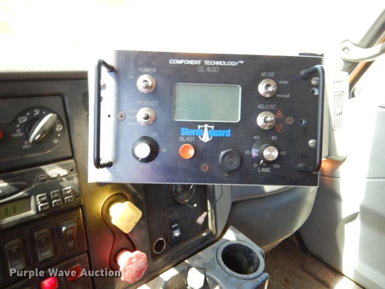 image for item DM1377 2005 International WorkStar 7400  Crew Cab dump truck