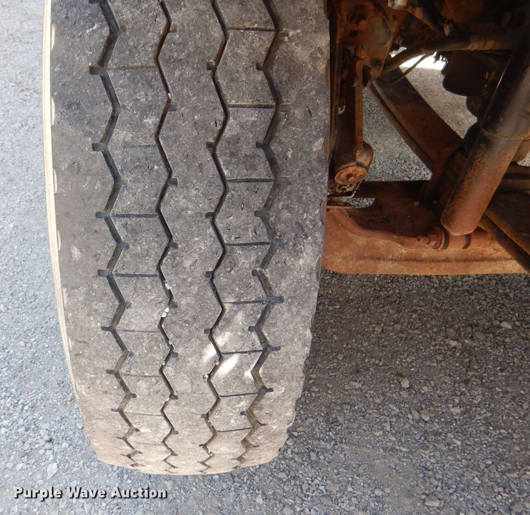 image for item DM1377 2005 International WorkStar 7400  Crew Cab dump truck