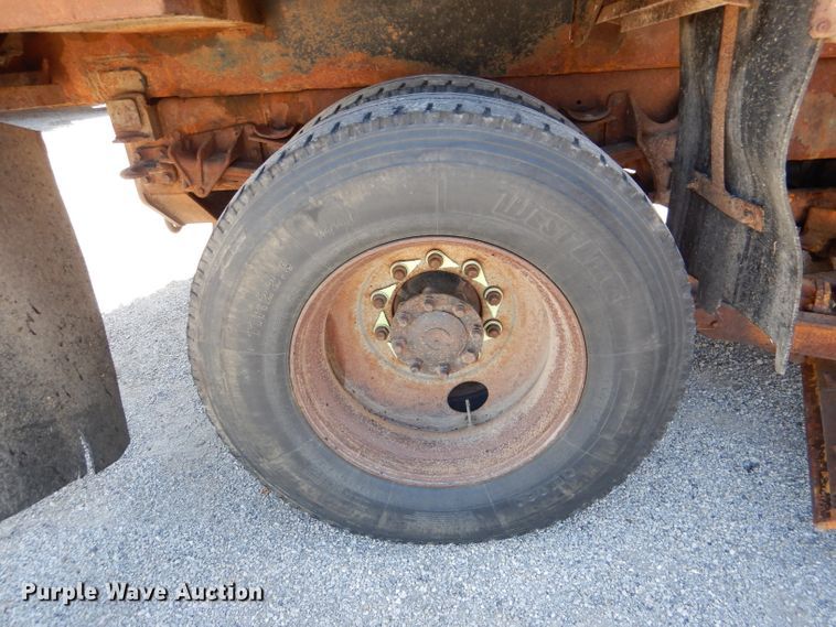 image for item DM1377 2005 International WorkStar 7400  Crew Cab dump truck