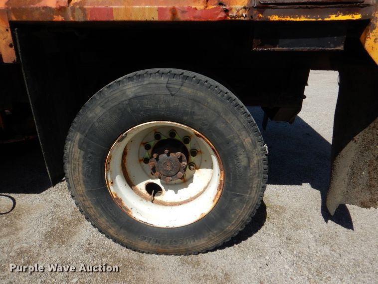 image for item DM1377 2005 International WorkStar 7400  Crew Cab dump truck