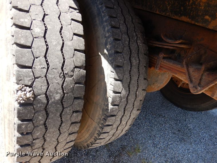 image for item DM1377 2005 International WorkStar 7400  Crew Cab dump truck