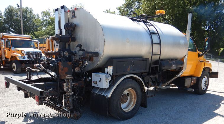 image for item DM1378 2003 Chevrolet C7500  oil distributor truck