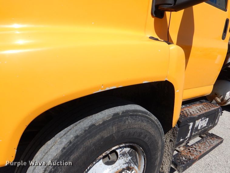 image for item DM1378 2003 Chevrolet C7500  oil distributor truck