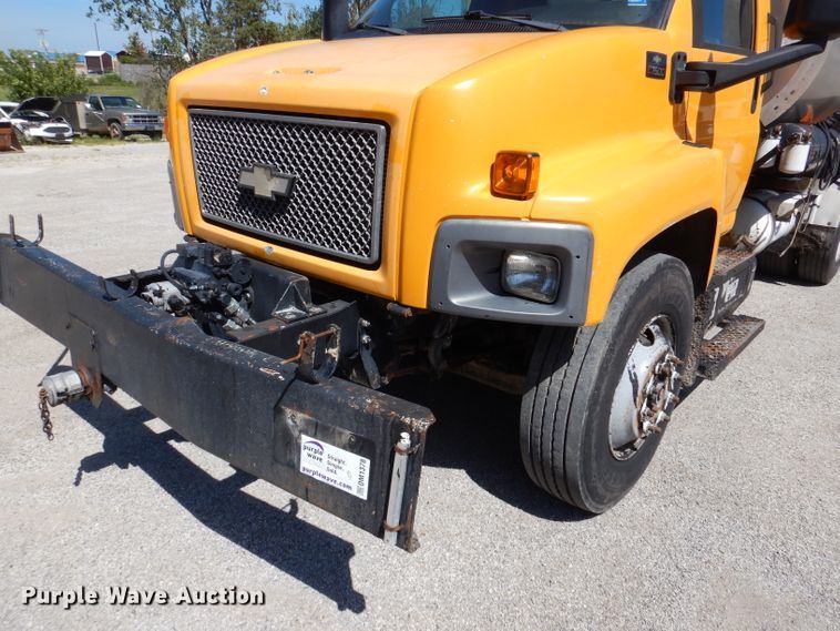 image for item DM1378 2003 Chevrolet C7500  oil distributor truck