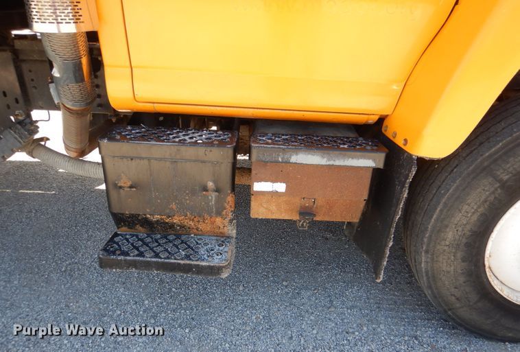 image for item DM1378 2003 Chevrolet C7500  oil distributor truck