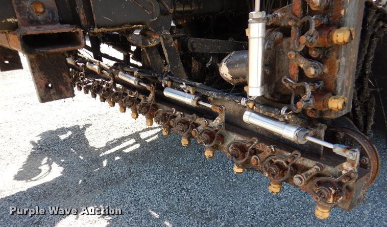 image for item DM1378 2003 Chevrolet C7500  oil distributor truck