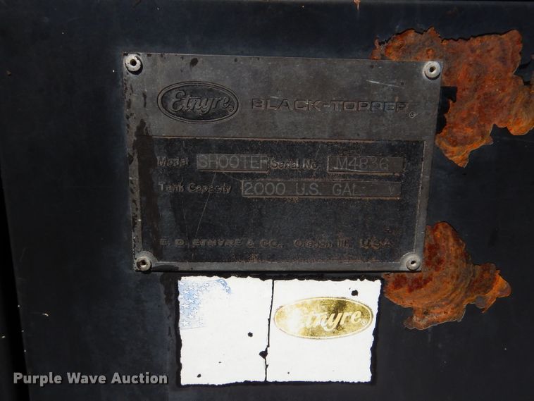 image for item DM1378 2003 Chevrolet C7500  oil distributor truck