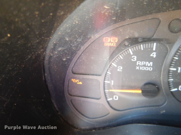 image for item DM1378 2003 Chevrolet C7500  oil distributor truck