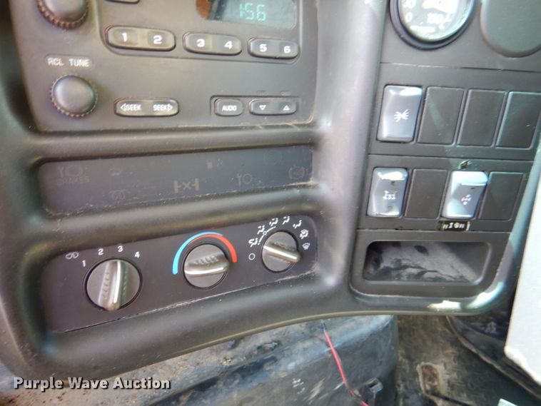 image for item DM1378 2003 Chevrolet C7500  oil distributor truck