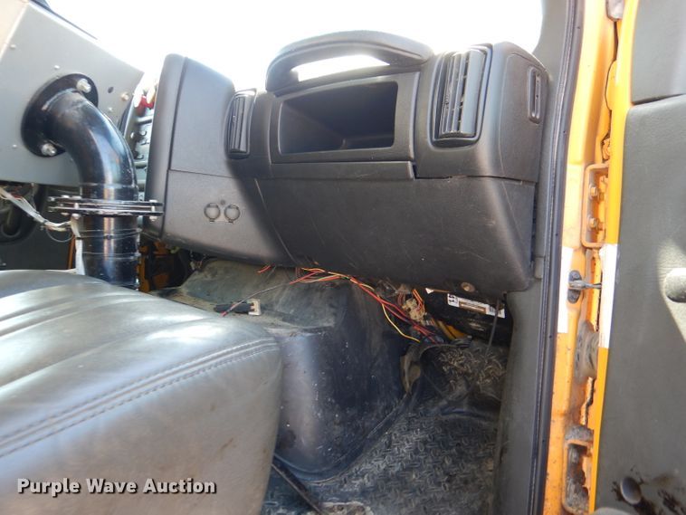 image for item DM1378 2003 Chevrolet C7500  oil distributor truck