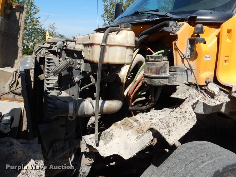 image for item DM1378 2003 Chevrolet C7500  oil distributor truck