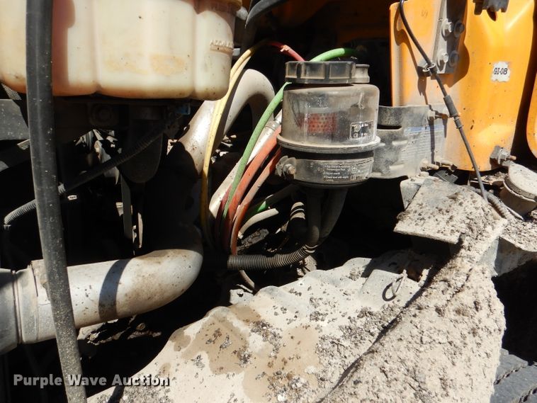 image for item DM1378 2003 Chevrolet C7500  oil distributor truck