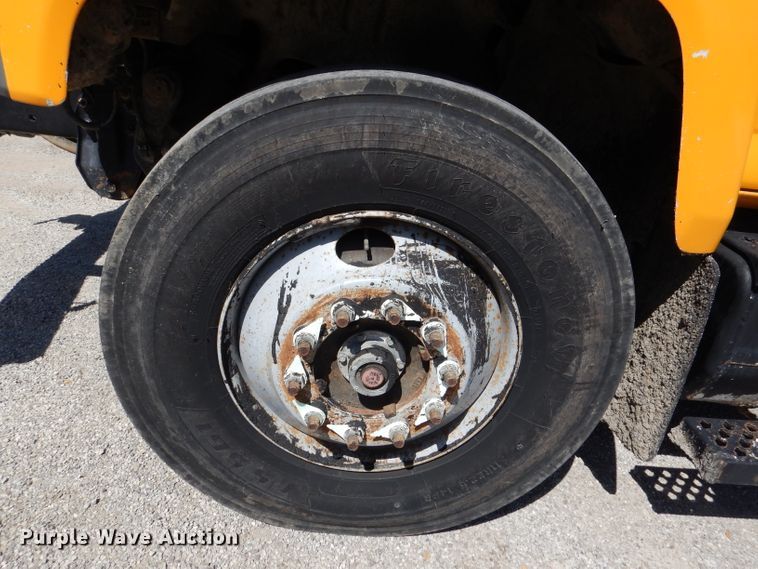 image for item DM1378 2003 Chevrolet C7500  oil distributor truck