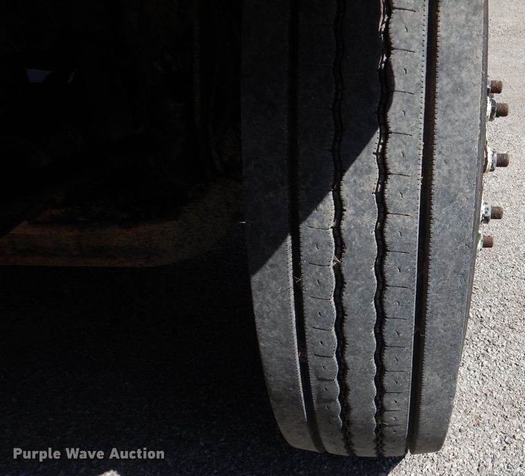 image for item DM1378 2003 Chevrolet C7500  oil distributor truck