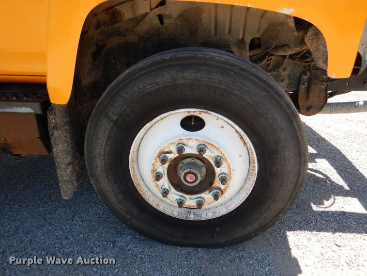 image for item DM1378 2003 Chevrolet C7500  oil distributor truck