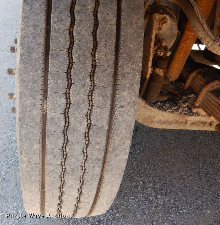 image for item DM1378 2003 Chevrolet C7500  oil distributor truck