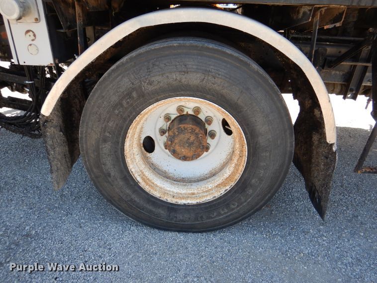 image for item DM1378 2003 Chevrolet C7500  oil distributor truck