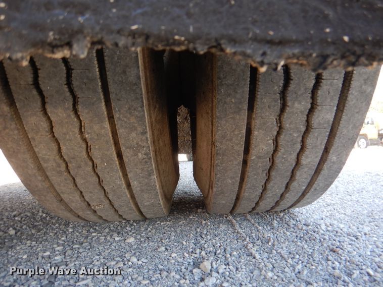 image for item DM1378 2003 Chevrolet C7500  oil distributor truck