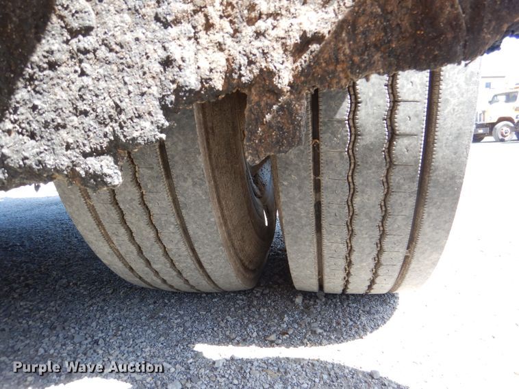 image for item DM1378 2003 Chevrolet C7500  oil distributor truck