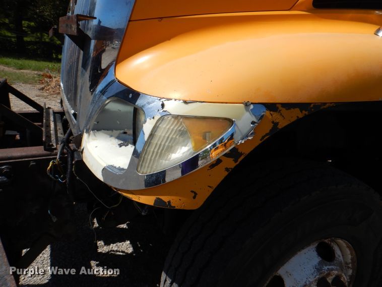 image for item DM1379 2004 International WorkStar 7500  dump truck