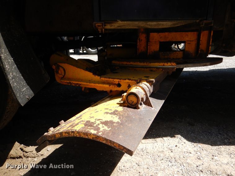 image for item DM1379 2004 International WorkStar 7500  dump truck