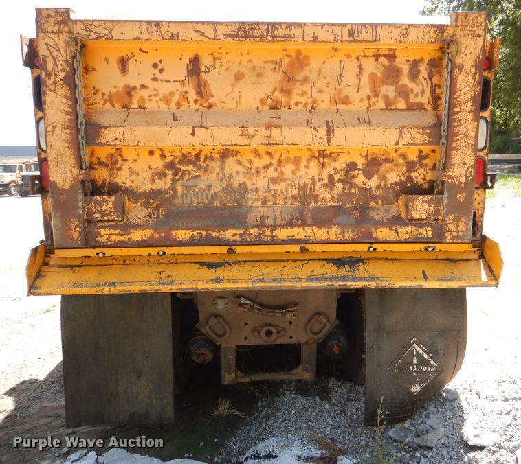 image for item DM1379 2004 International WorkStar 7500  dump truck