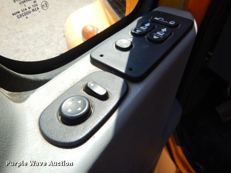 image for item DM1379 2004 International WorkStar 7500  dump truck