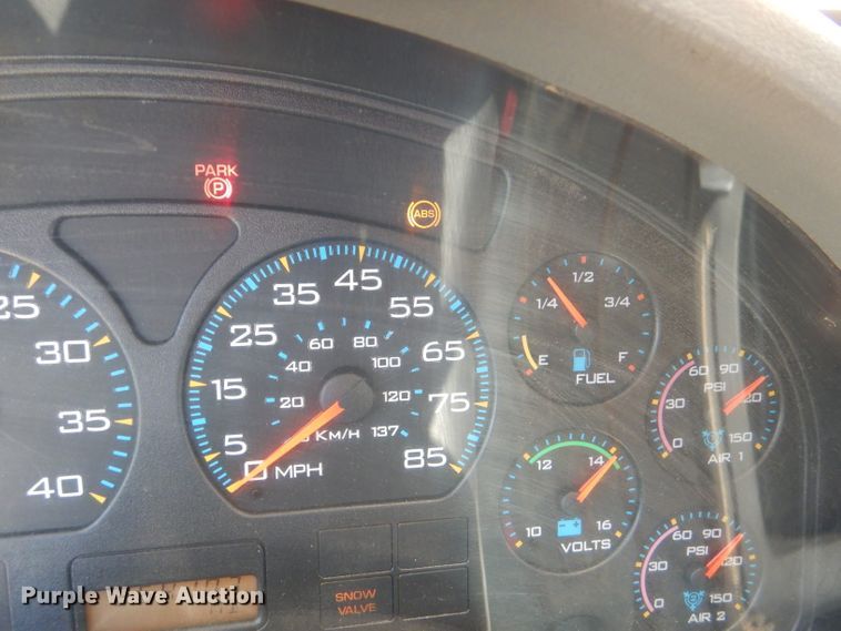 image for item DM1379 2004 International WorkStar 7500  dump truck