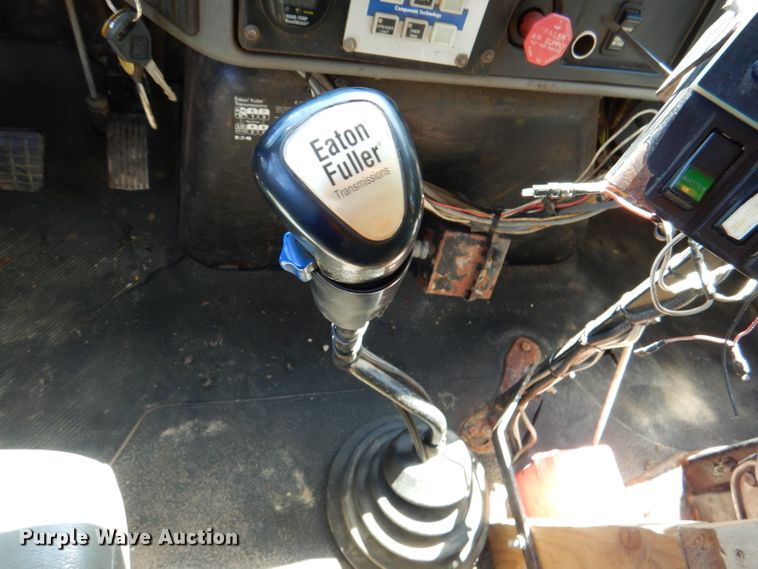 image for item DM1379 2004 International WorkStar 7500  dump truck