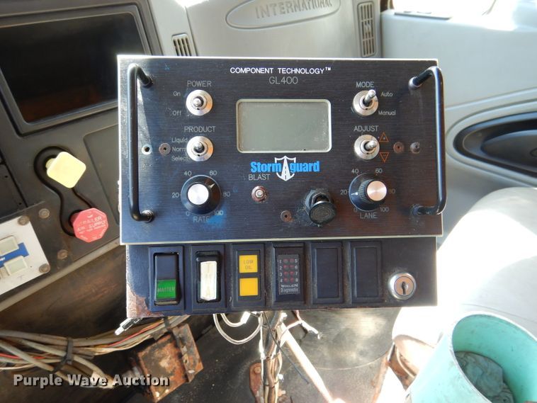 image for item DM1379 2004 International WorkStar 7500  dump truck