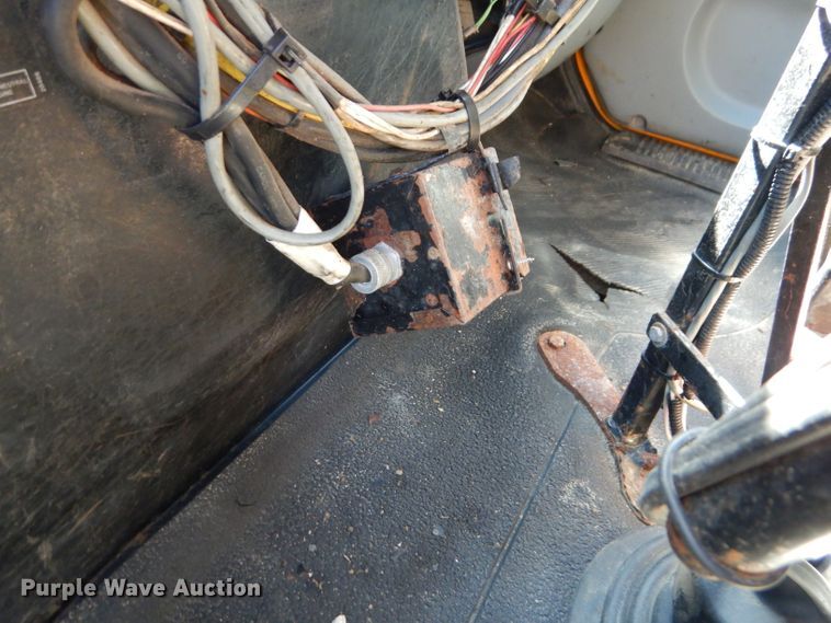 image for item DM1379 2004 International WorkStar 7500  dump truck