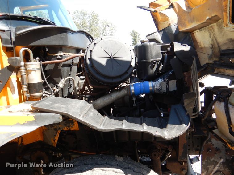 image for item DM1379 2004 International WorkStar 7500  dump truck