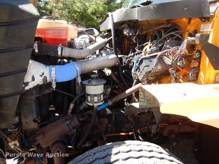 image for item DM1379 2004 International WorkStar 7500  dump truck