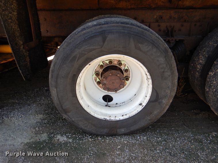 image for item DM1379 2004 International WorkStar 7500  dump truck