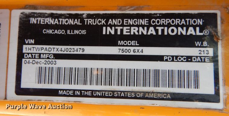image for item DM1379 2004 International WorkStar 7500  dump truck