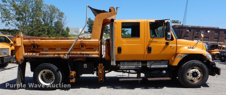 image for item DM1380 2004 International WorkStar 7400  Crew Cab dump truck