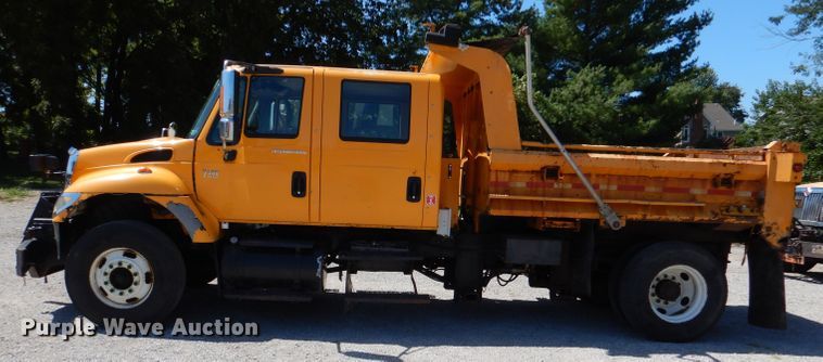 image for item DM1380 2004 International WorkStar 7400  Crew Cab dump truck