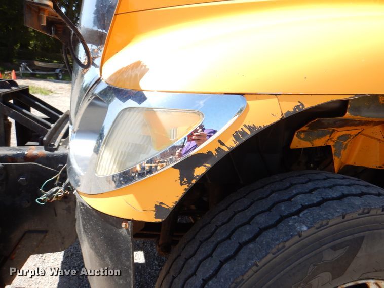 image for item DM1380 2004 International WorkStar 7400  Crew Cab dump truck