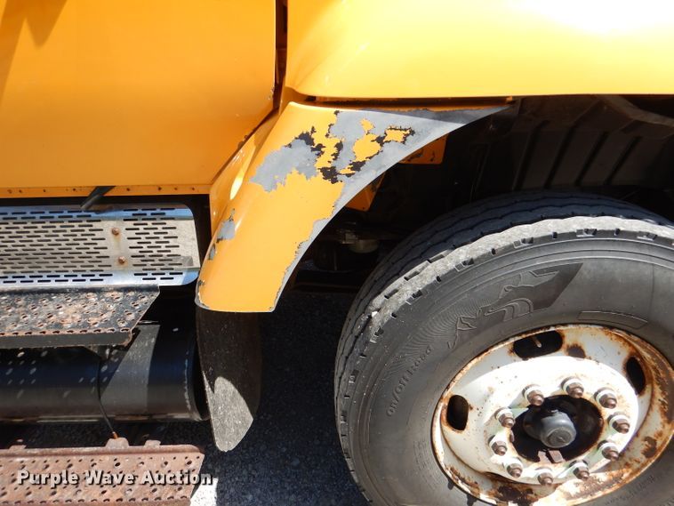 image for item DM1380 2004 International WorkStar 7400  Crew Cab dump truck